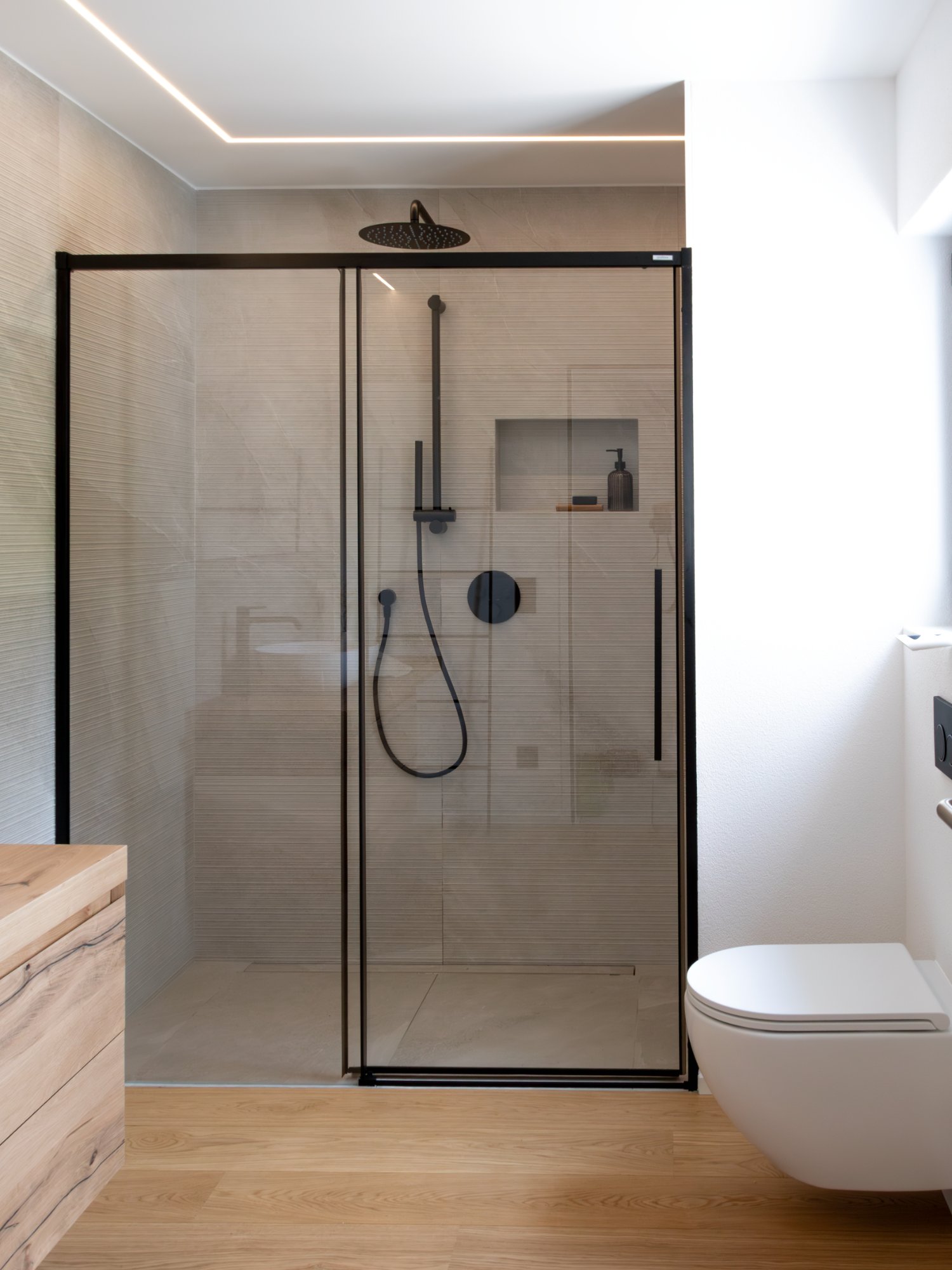 Realizzazione di ambienti bagno su misura su progetto dell'architetto Kurz.