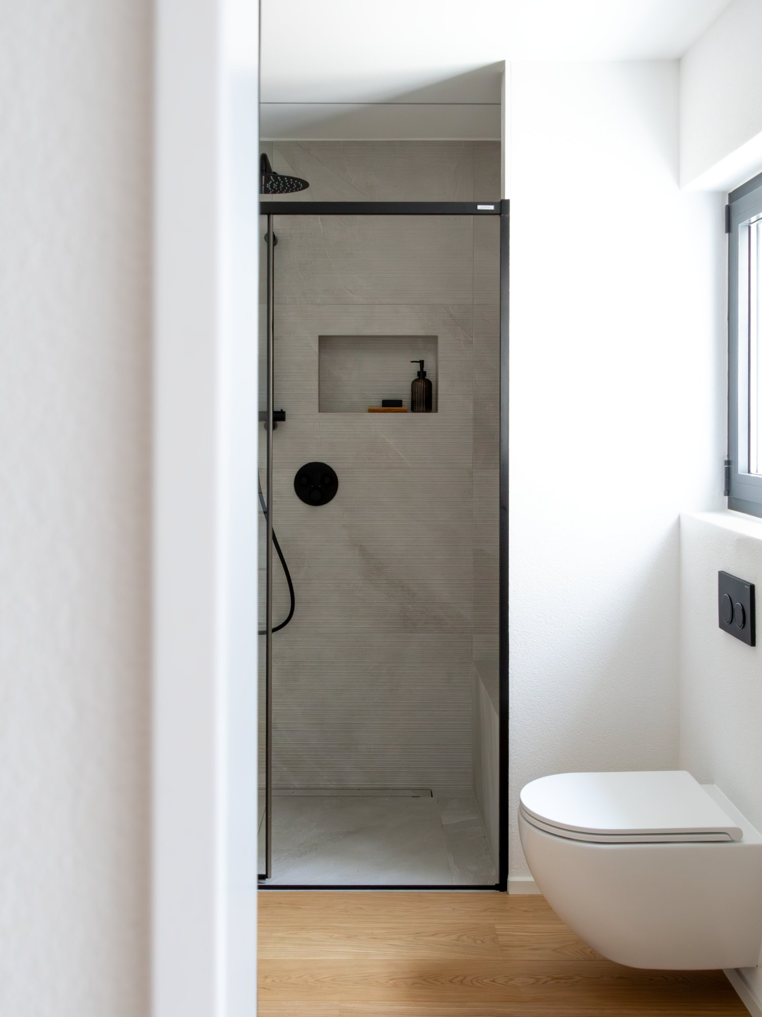 Realizzazione di ambienti bagno su misura su progetto dell'architetto Kurz.