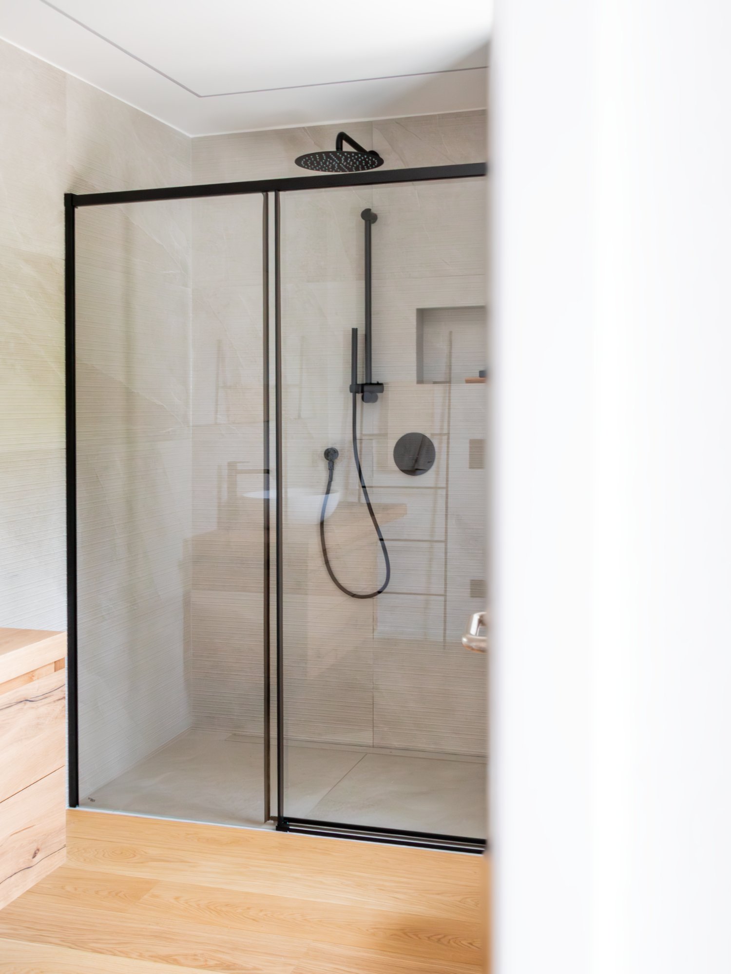Realizzazione di ambienti bagno su misura su progetto dell'architetto Kurz.
